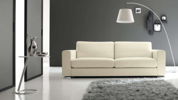 Divano Central Small dal design essenziale e raffinato, fornito da Tino Mariani a Lissone in provincia di Monza e Brianza.