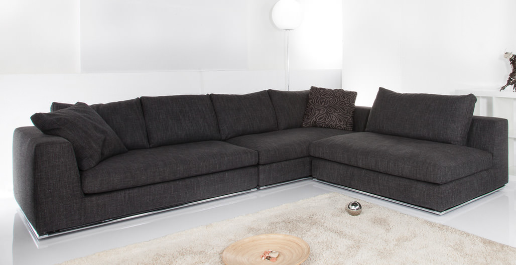 Divano angolare Oasi componibile con sedute ampie e design contemporaneo, disponibile da Tino Mariani a Lissone in provincia di Monza e Brianza.