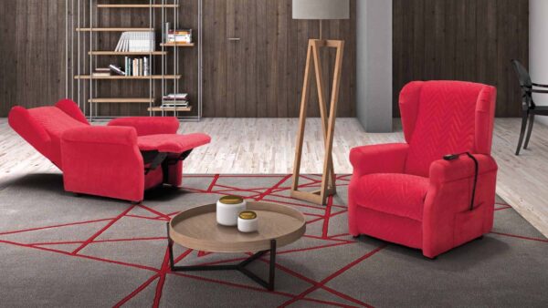 Poltrone relax offerte e promozioni: poltrona relax Bergè Compact due motori alza persona roller sistem in pronta consegna. Tino Mariani Lissone.