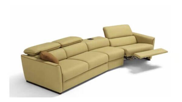 Divano Madrid moderno con chaise longue e sedute confortevoli, disponibile da Tino Mariani a Lissone in provincia di Monza e Brianza.