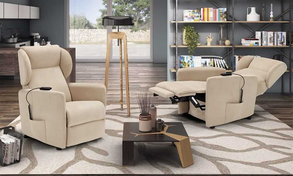 Carina seduta in memory foam con poltrone coordinate e comfort ergonomico, fornita da Tino Mariani a Lissone in provincia di Monza e Brianza.