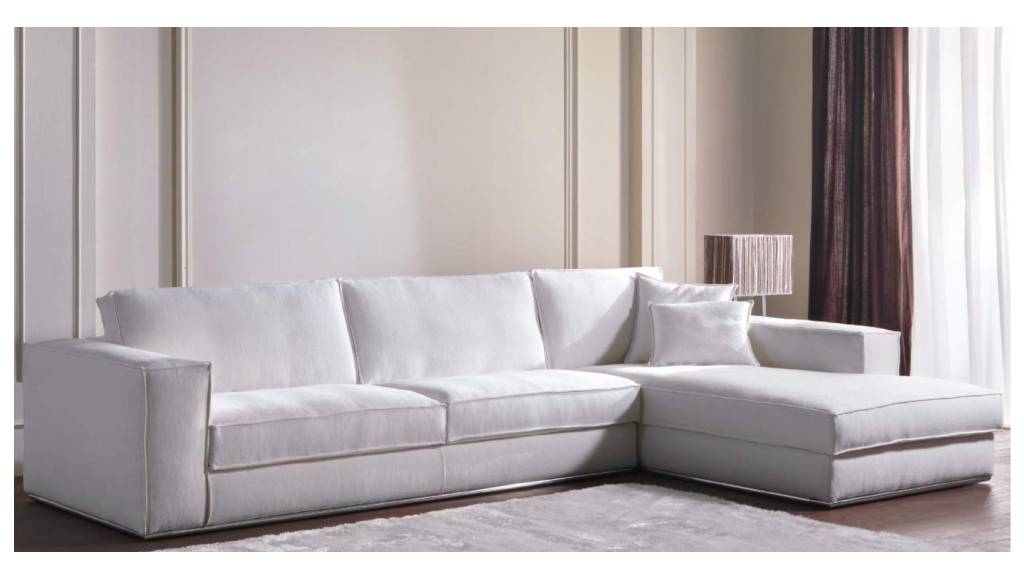 Divano angolo con chaise longue modello Feeling artigianale su misura Tino Mariani