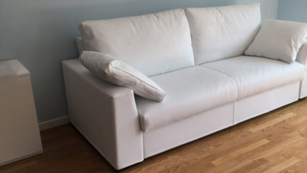 Tino Mariani azienda artigiana vende direttamente divani, poltrone, divano letto in piuma d'oca, morbidi e soffici, per il massimo comfort!