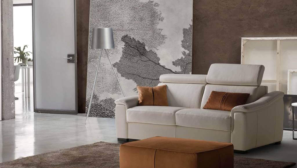 Divano Letto In Pelle Azzorre Tino Mariani con materasso alto e vano porta guanciali di serie