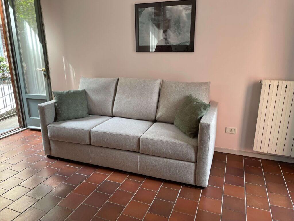 Divano letto matrimoniale 3 posti modello Rotterdam di Tino Mariani, design moderno e comfort artigianale