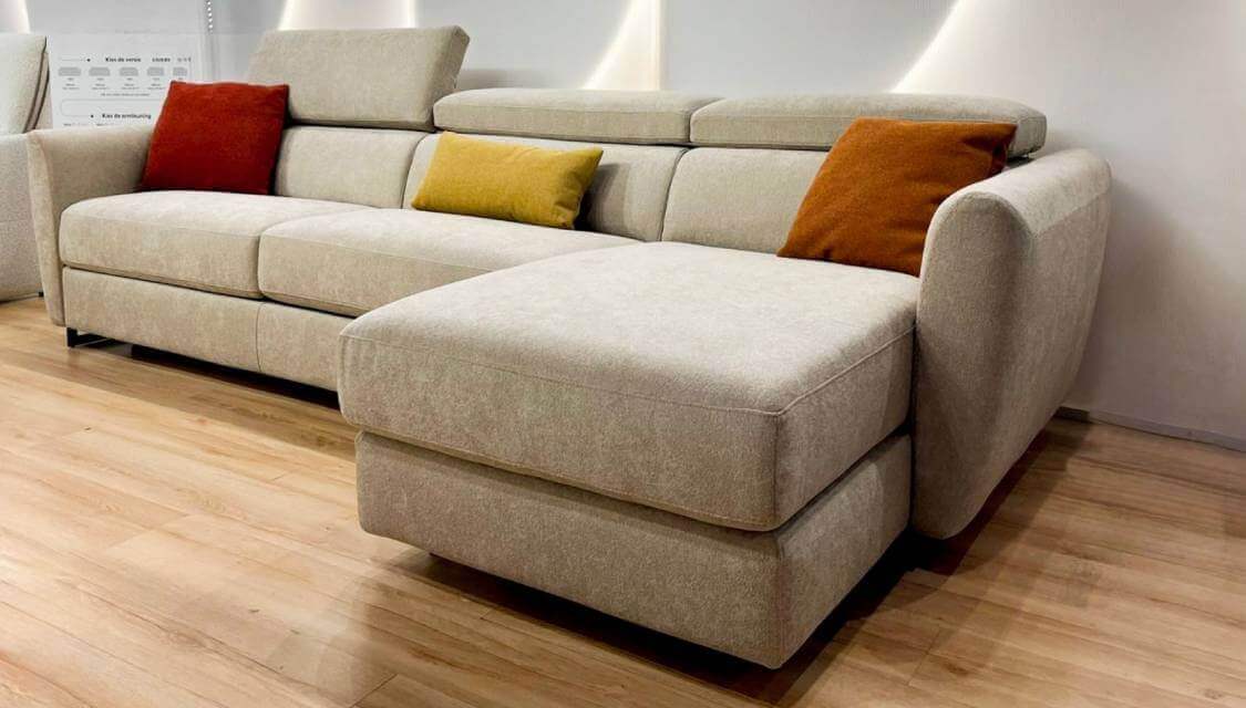 Divano letto Modular Pro con penisola contenitore, moderno e componibile su misura