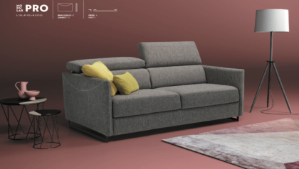 Divano letto Modular Pro con doghe in legno e materasso alto, ideale per uso quotidiano.
