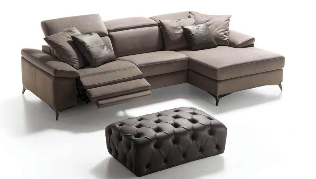 Divano ergonomico Byron Large Tino Mariani con relax integrato a Lissone