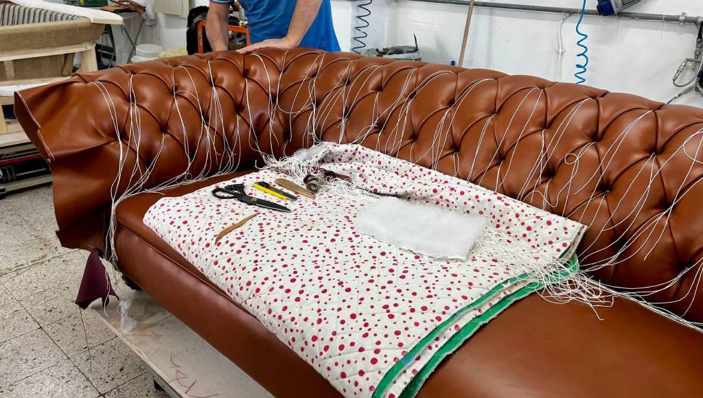 Lavorazione A Capitonné Divano Chesterfield In Pelle Pieno Fiore Tino Mariani