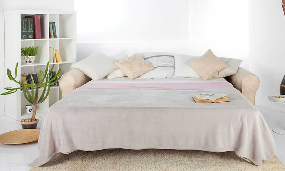 Divano letto Legend classico con rivestimento sfoderabile e finiture eleganti, proposto da Tino Mariani a Lissone in provincia di Monza e Brianza.