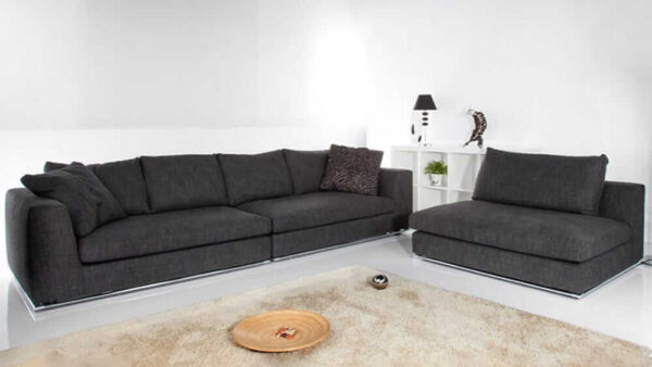 Divano angolare Oasi componibile con sedute ampie e design contemporaneo, disponibile da Tino Mariani a Lissone in provincia di Monza e Brianza.