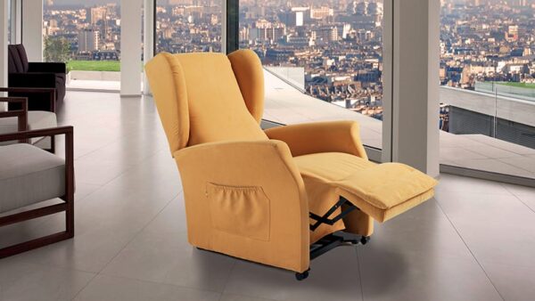 Poltrona Relax 102 con design ergonomico e sistema reclinabile per il riposo, fornita da Tino Mariani a Lissone in provincia di Monza e Brianza.