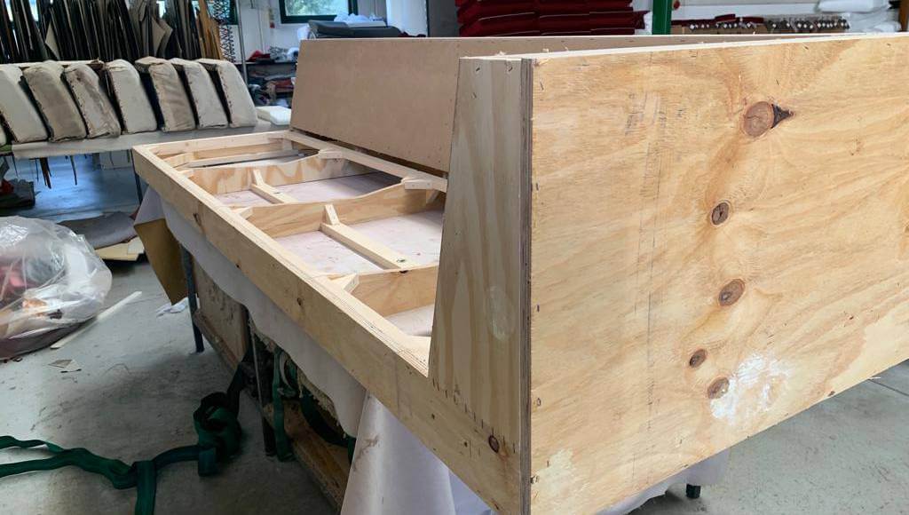 Struttura In Legno Massello Per Divani Angolari Su Misura Tino Mariani